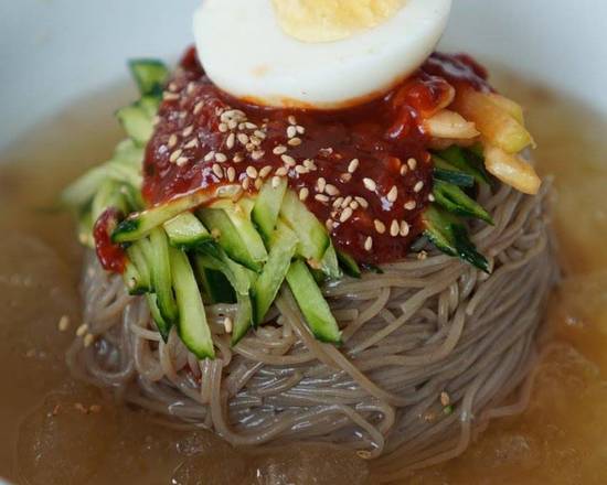 Naengmyun (Spicy sauce) 비빔냉면