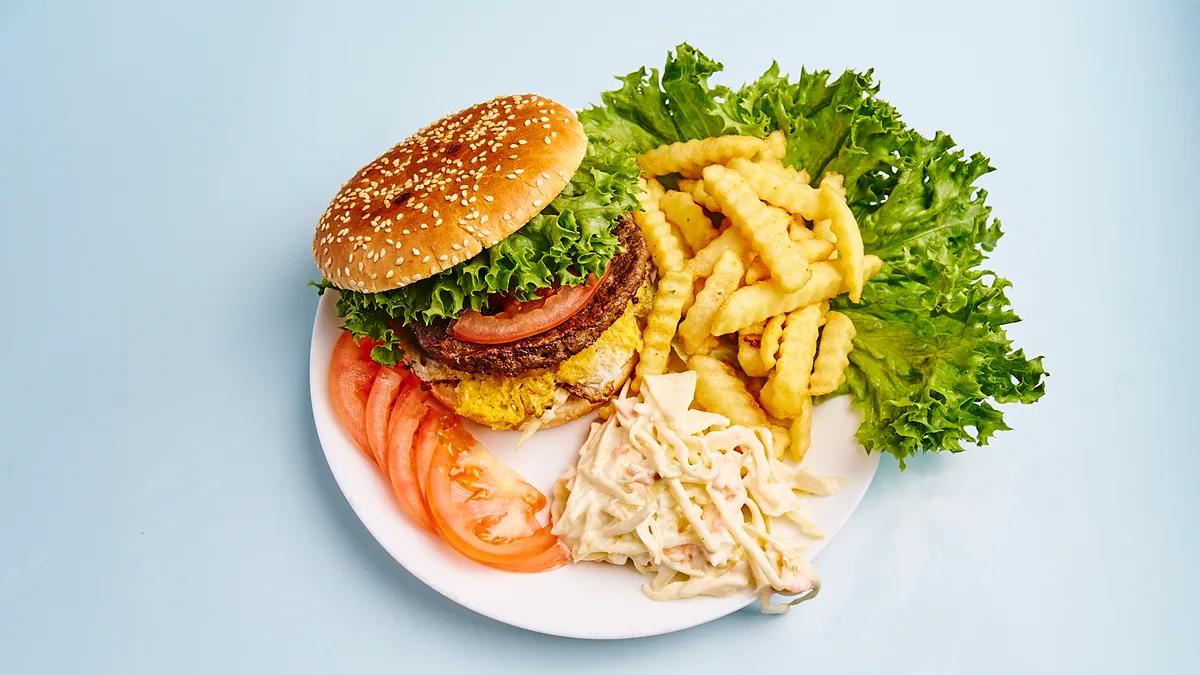 14. Hamburger mit Ei