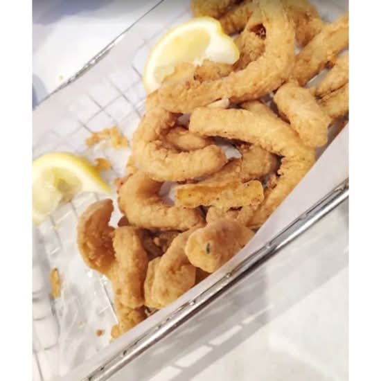 Fried Calamari With Marinara Sauce