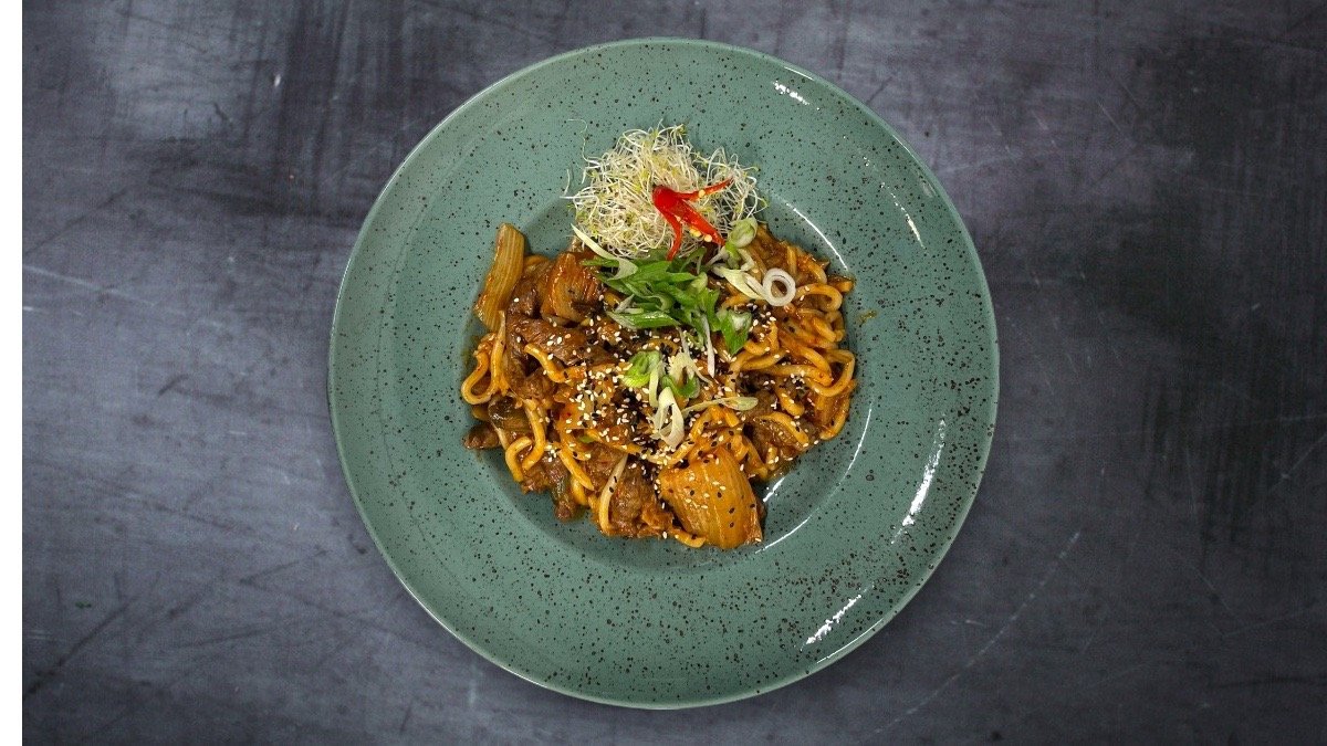 Udon rezanci z "Black angus" govedino in kimčijem