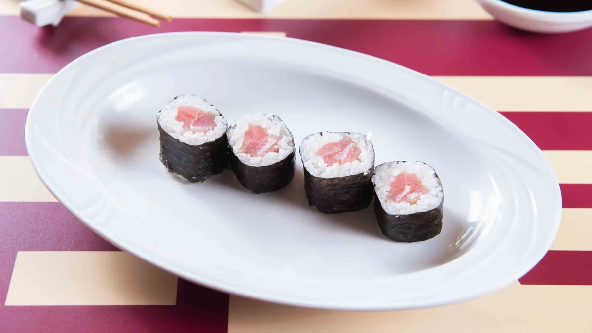 24. Tuna Mini Maki