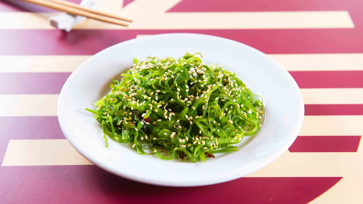 28. Seaweed Salad with Sesame 200g