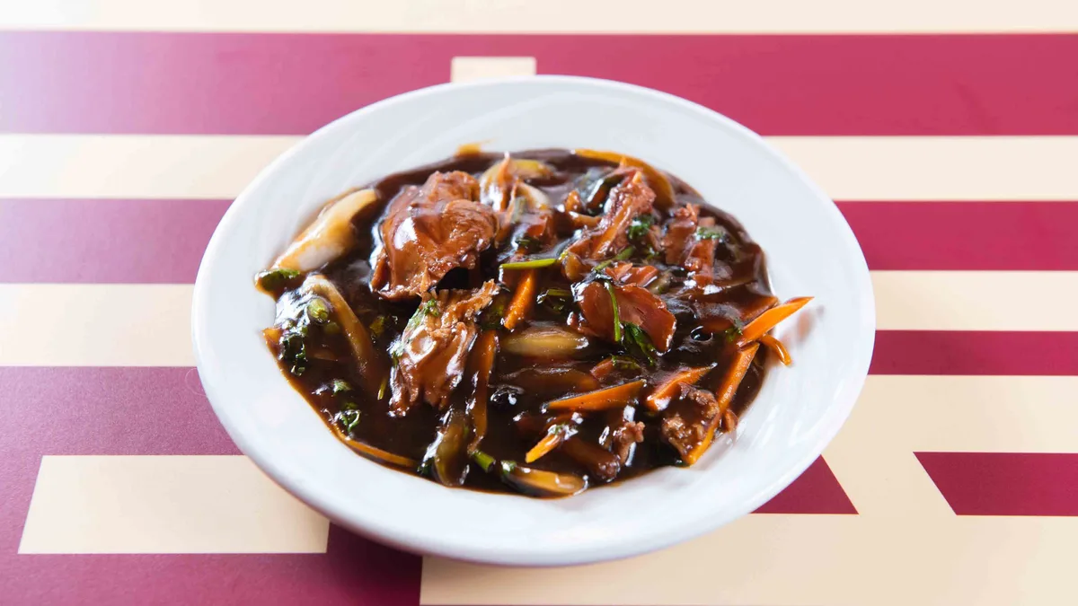 31. Sliced Duck with Green Coriander in Black Been Sauce Half Portion