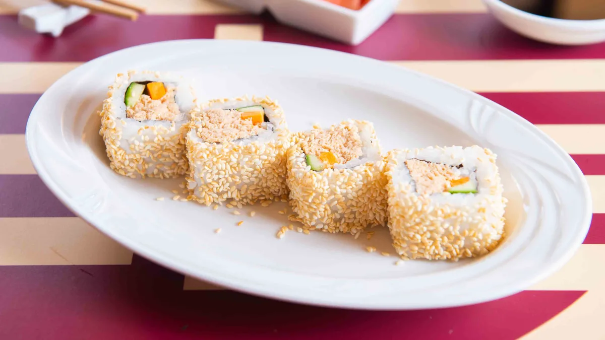 9. Salmon Mayu Maki