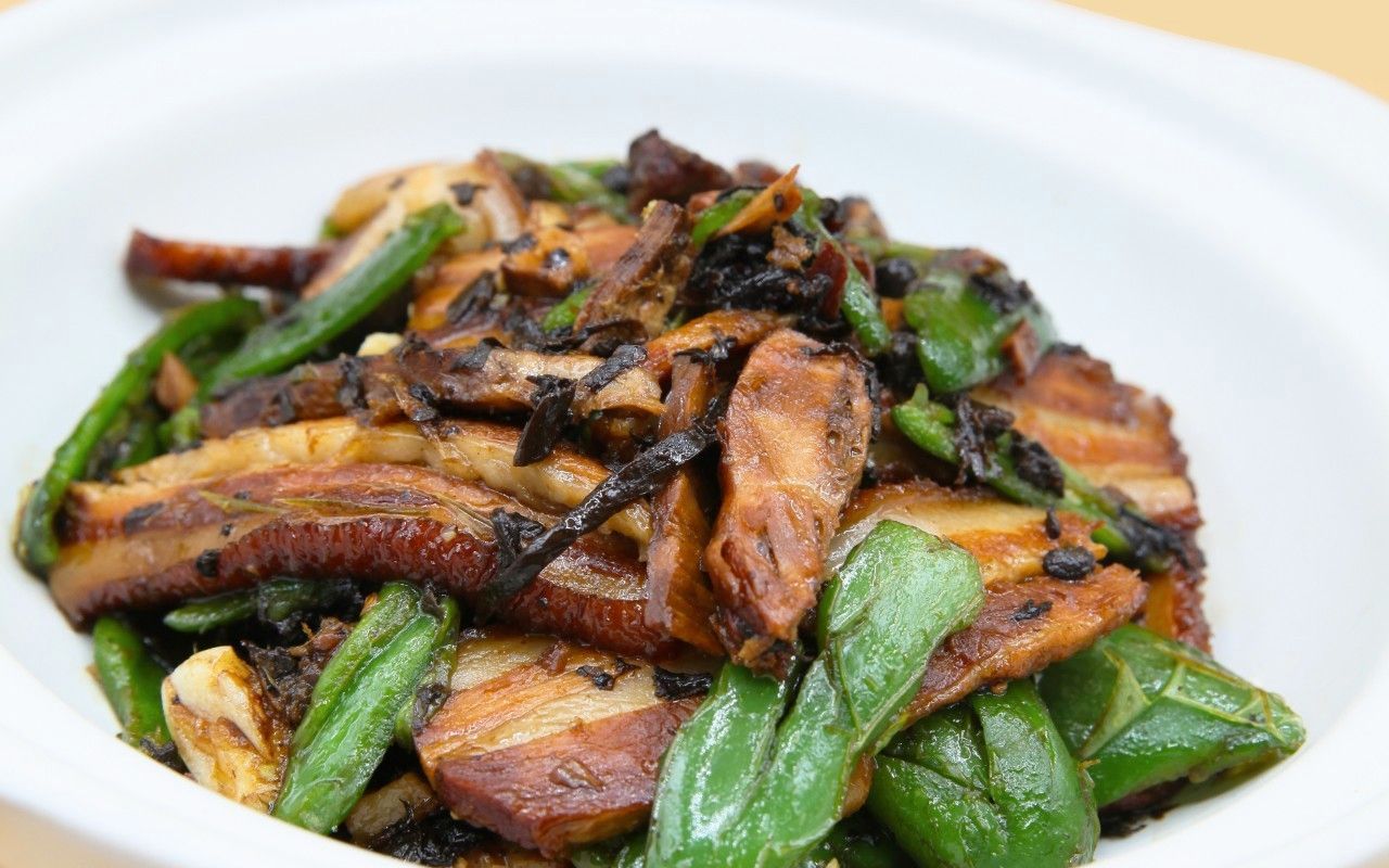 Braised Pork With Green Peppers(Medium Spicy) 擂辣椒烧扣肉🌶️🌶️