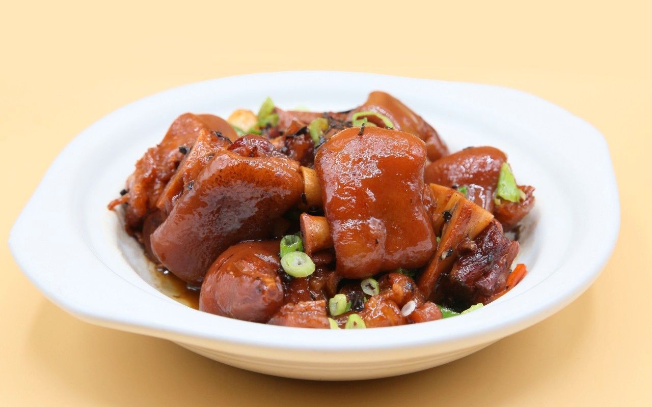 Hunan Style Braised Pork Feet (Medium Spicy ) 梅干菜猪手🌶️🌶️