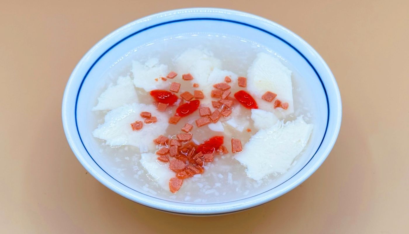Ice Chilled Rice Wine With Tofu Pudding 冰醉豆花