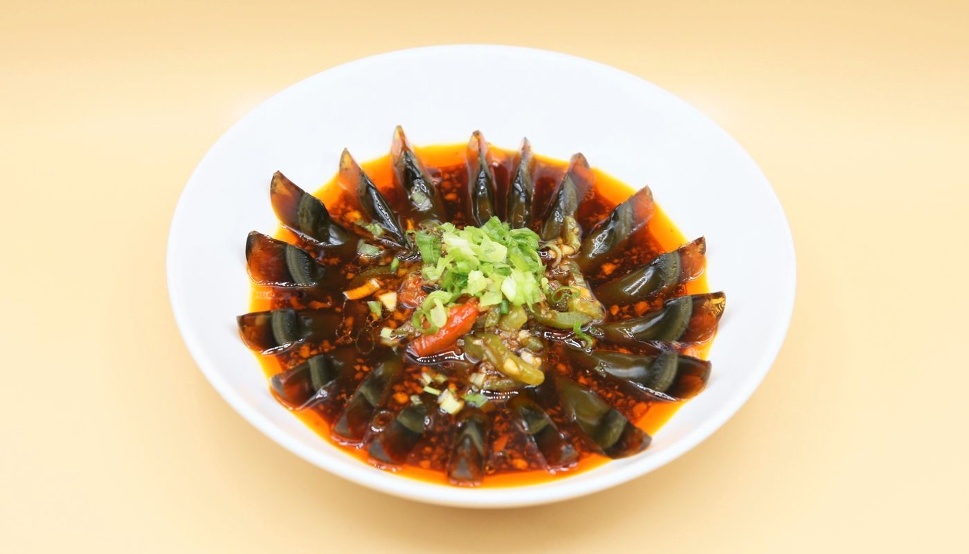 Preserved Egg With Pepper In Spicy Sauce (Medium Spicy ) 烧椒皮蛋🌶️🌶️