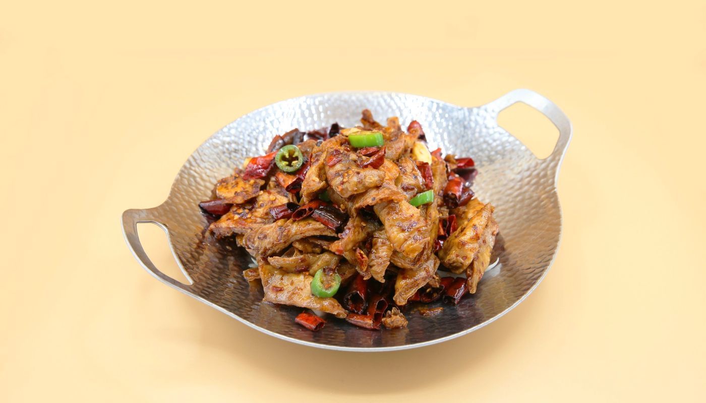 Sautéed Pork Intestine With Chili Peppers (Medium Spicy ) 干锅肥肠🌶️🌶️