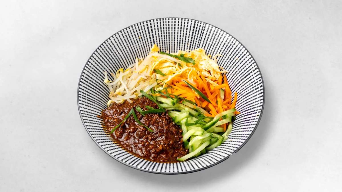 炸醬麵 | "Zaziang" Nudeln