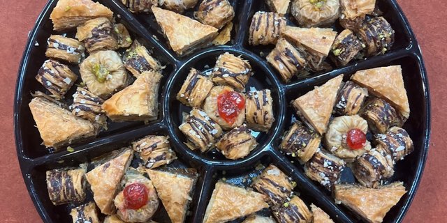 Sampler Desserts Platter (ops)