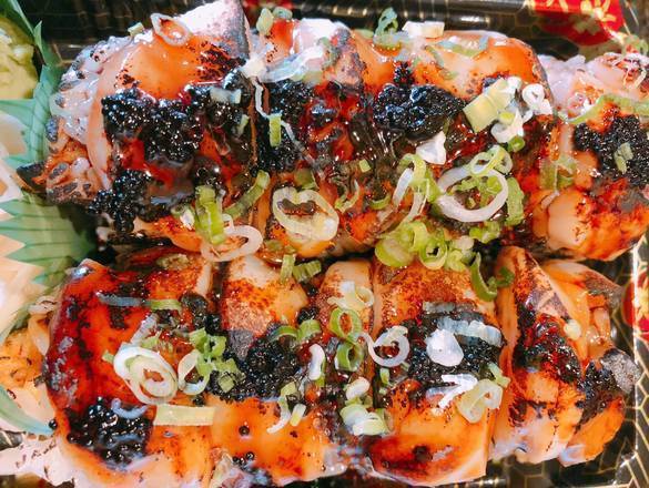 Torched Scallop Roll  (8pcs)