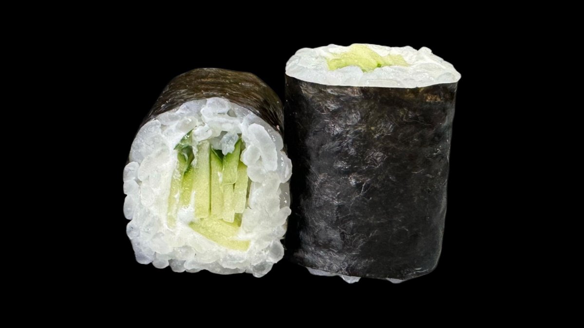 Maki cheese cucumber