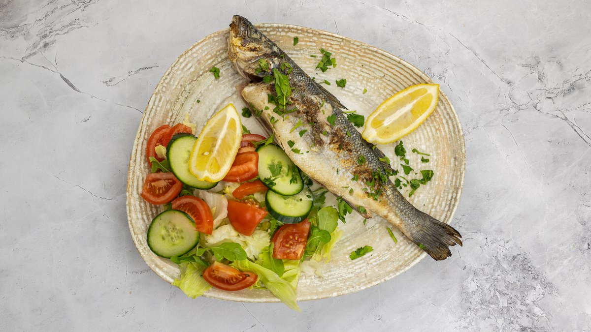 Branzino o Orata alla Griglia con Insalata Mista