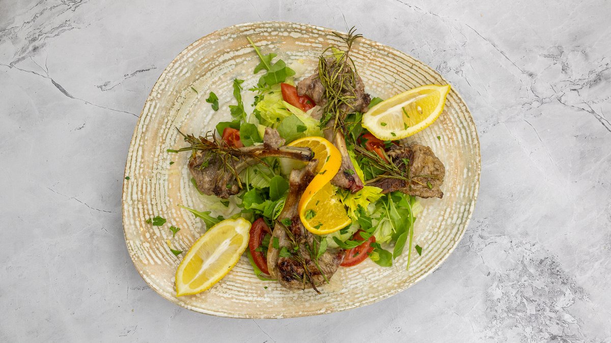 Costoletta di Agnello con Insalata Mista