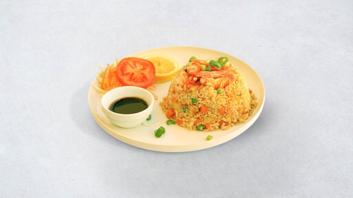 Fried rice with eggs and vegetables