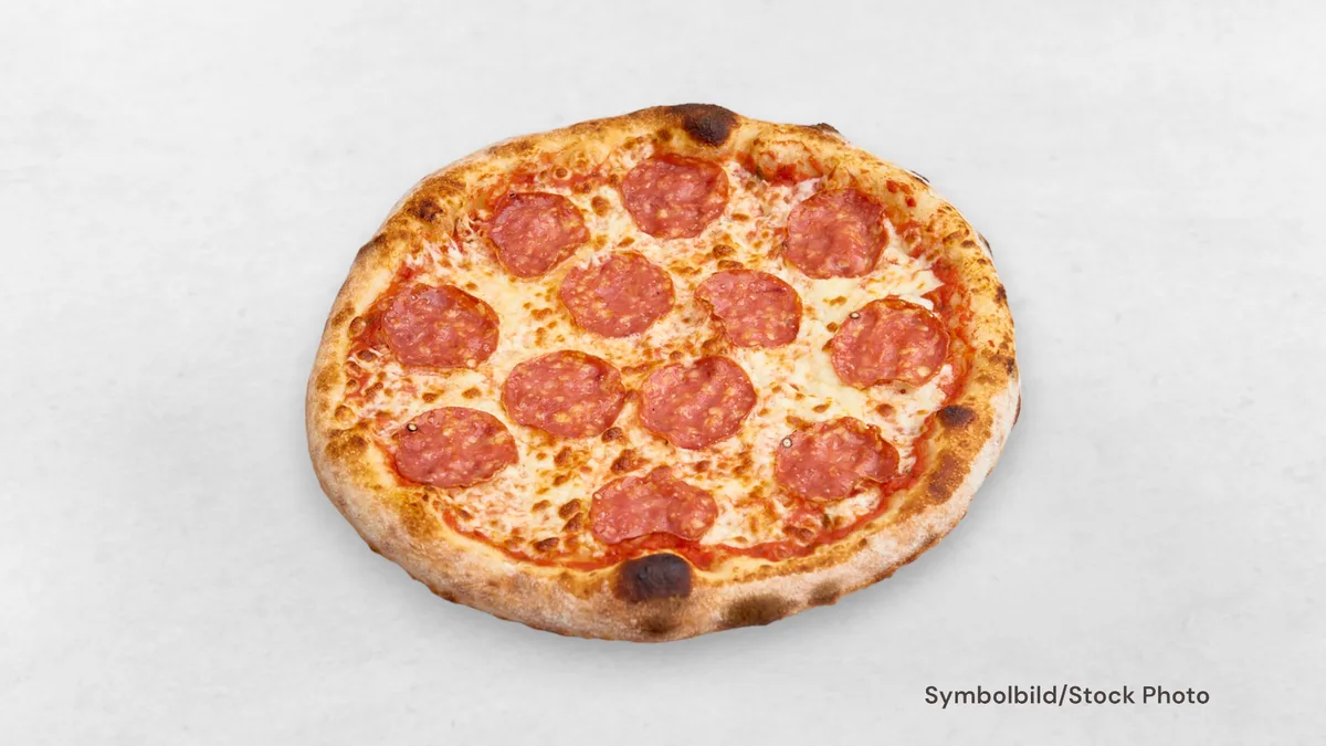 Menü 1-Pizza Salami