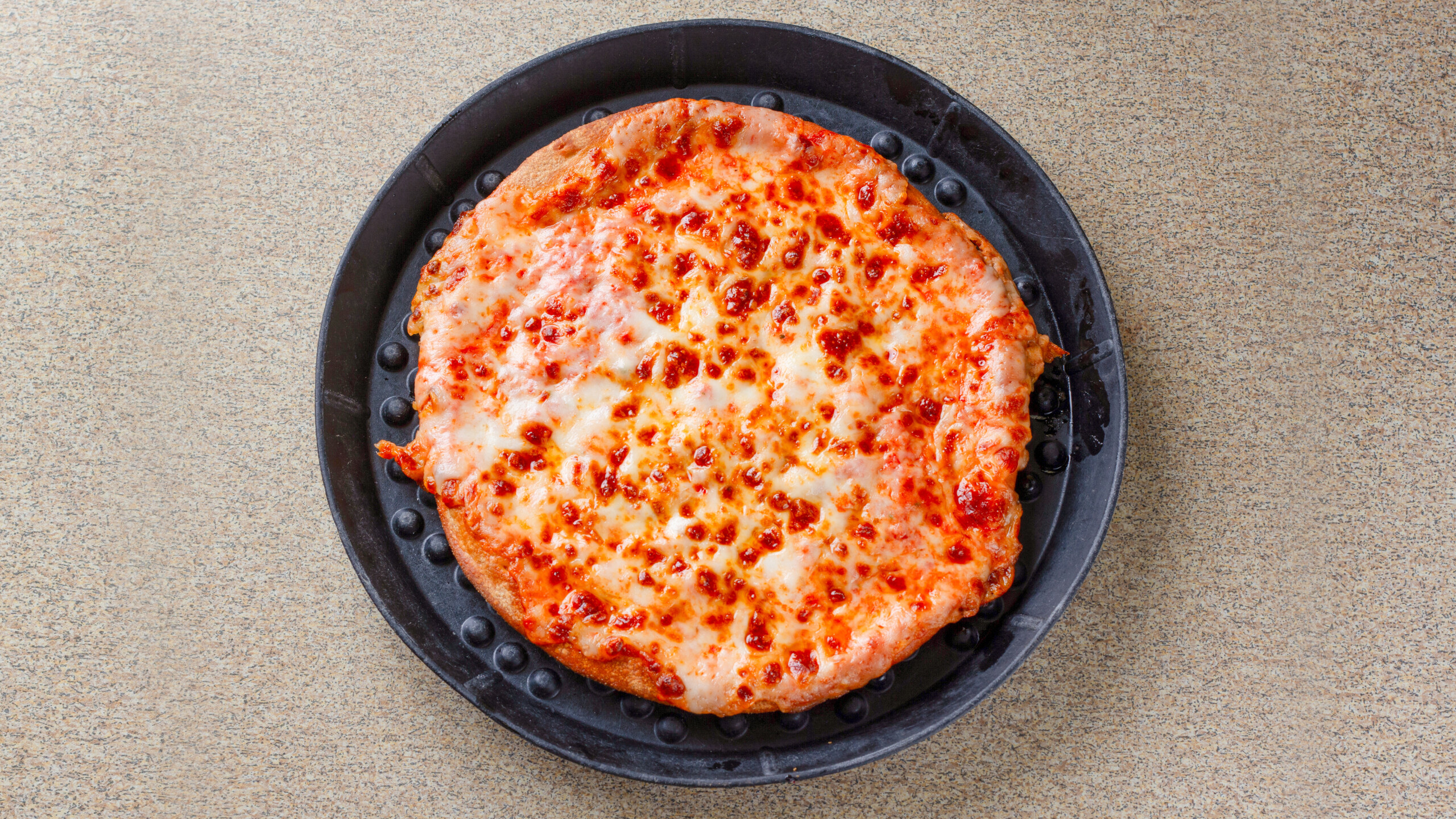 Large Cheese Pizza (14")