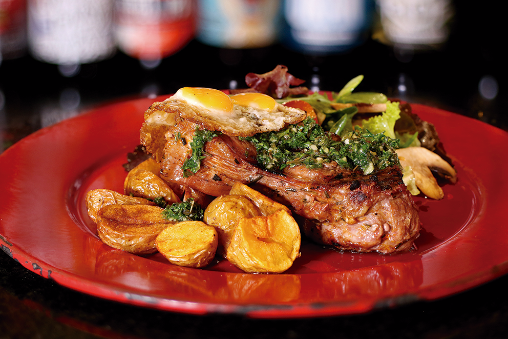 Bife de Chorizo a Caballo