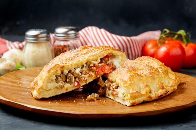 6 Meat Calizone