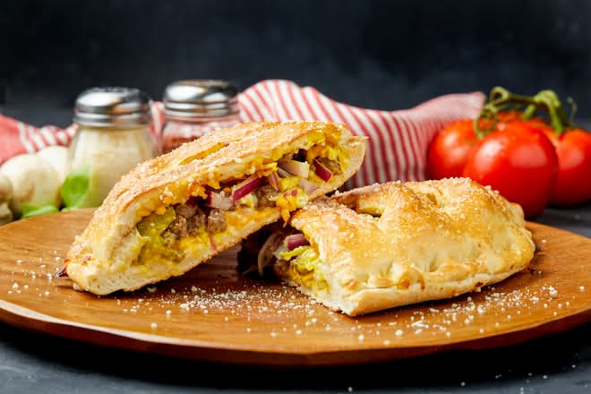 Cheeseburger Calizone