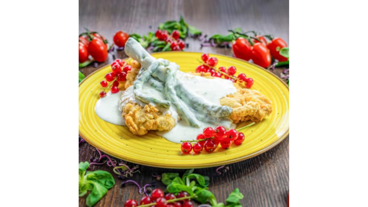 Șnițel de pui cu sos gorgonzola