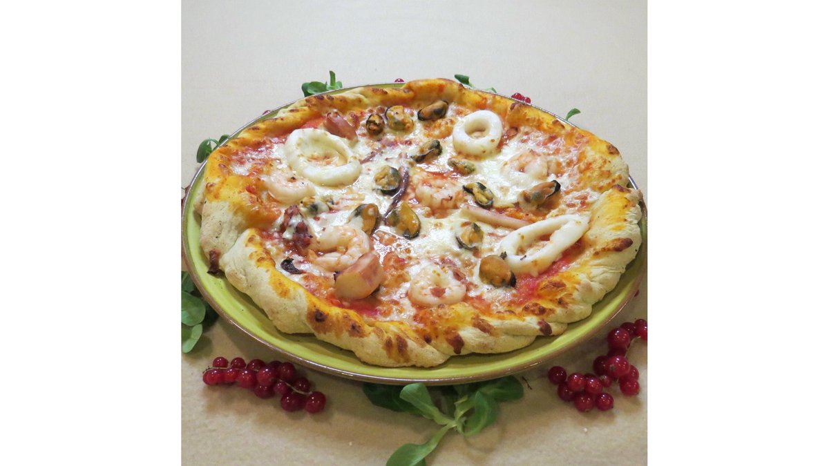 Pizza cu fructe de mare