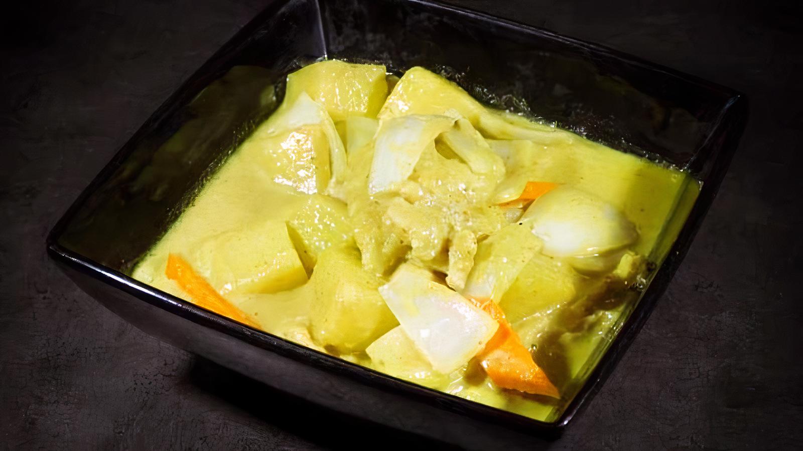 9 Yellow Curry Chicken 黄咖喱鸡