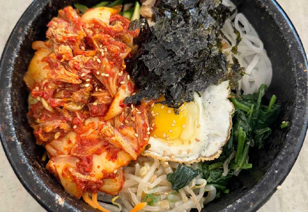 김치돌솥 / Kimchi Dol Sot Bibimbap
