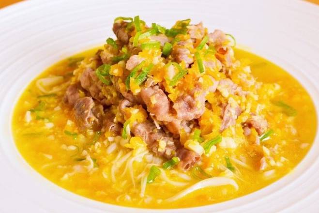 Golden SourandHot Beef Stew酸汤肥牛