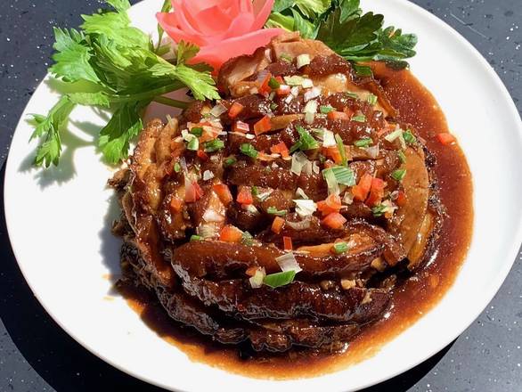 梅菜扣肉（steamed braised pork belly)