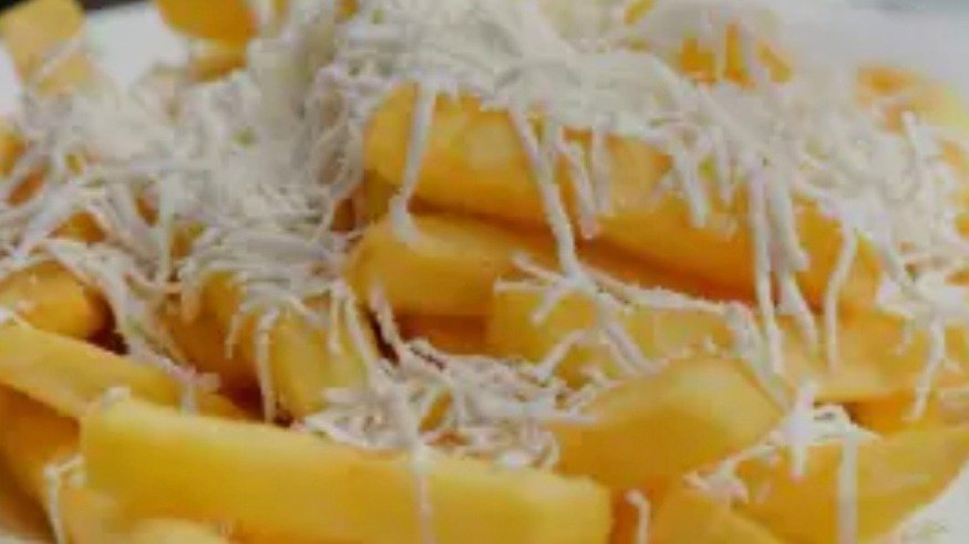 Pomfrit sa sirom