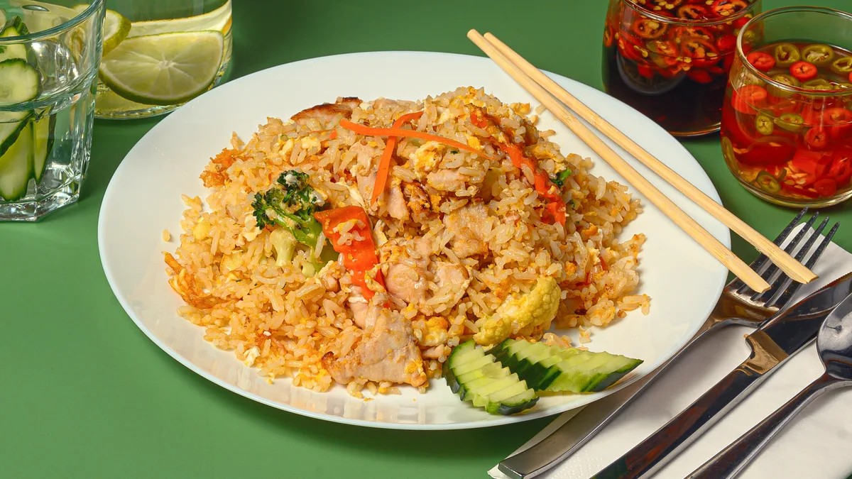 25. Khao Pad