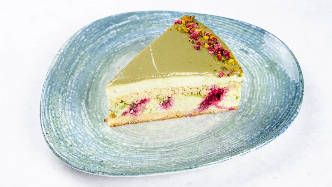 Pistacija-malina torta