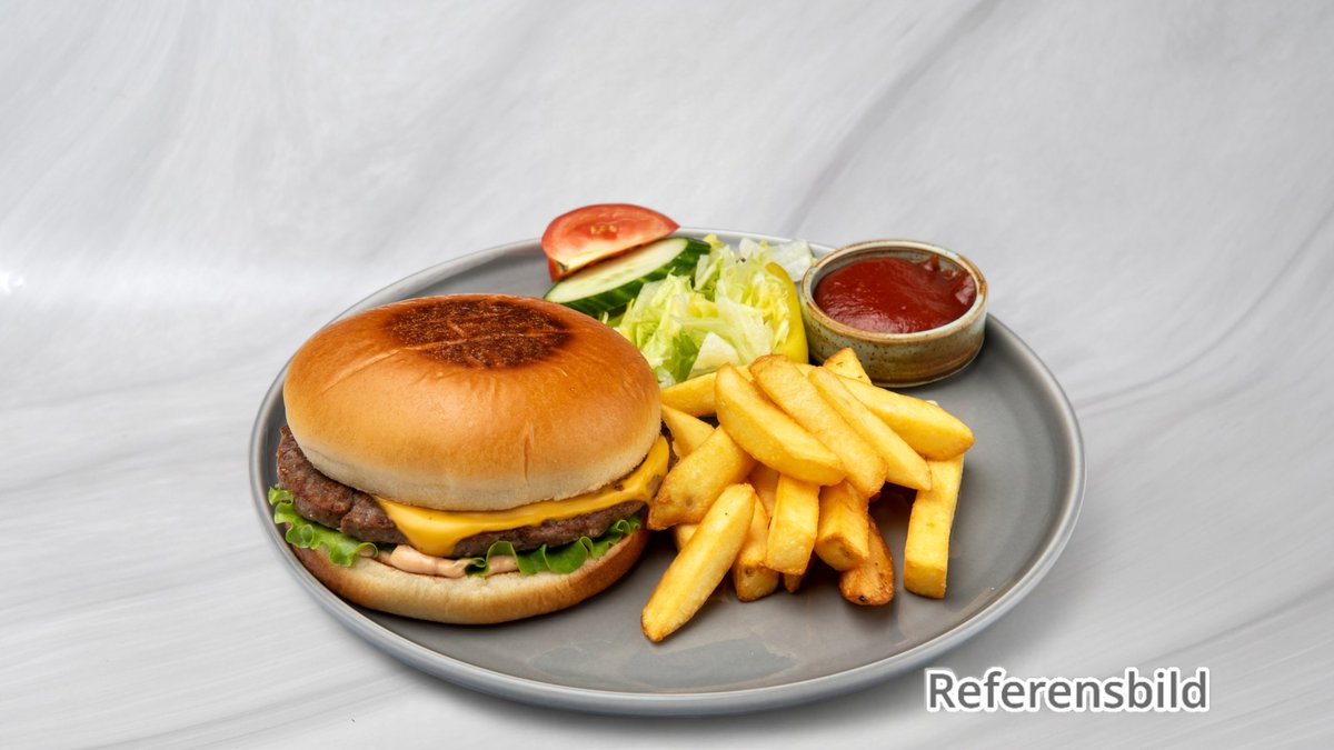 Barnburgare and Fries
