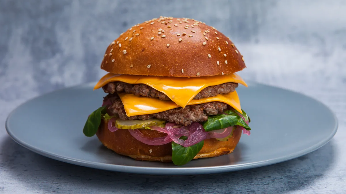SOUR burger + frajd krompir + Coca Cola
