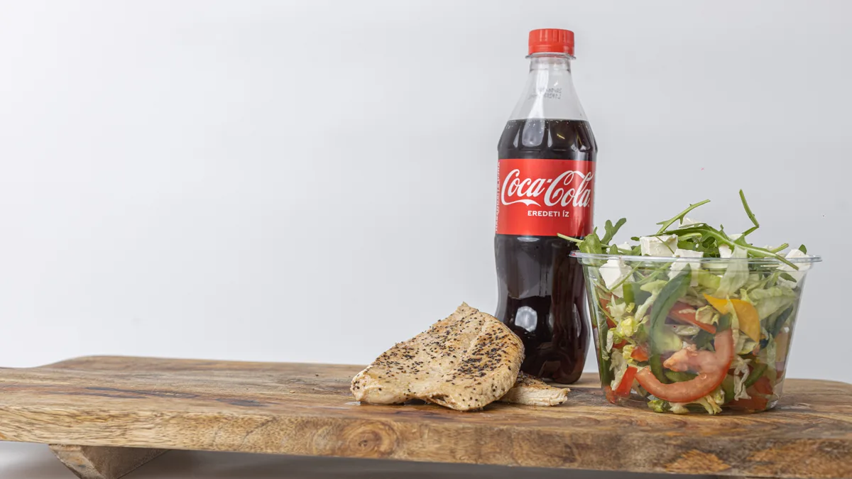 Coca Cola Natúr csirkemell menü