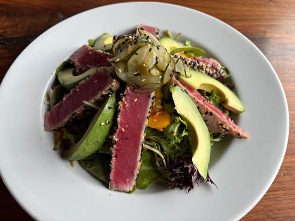 Seared Ahi Mango Salad