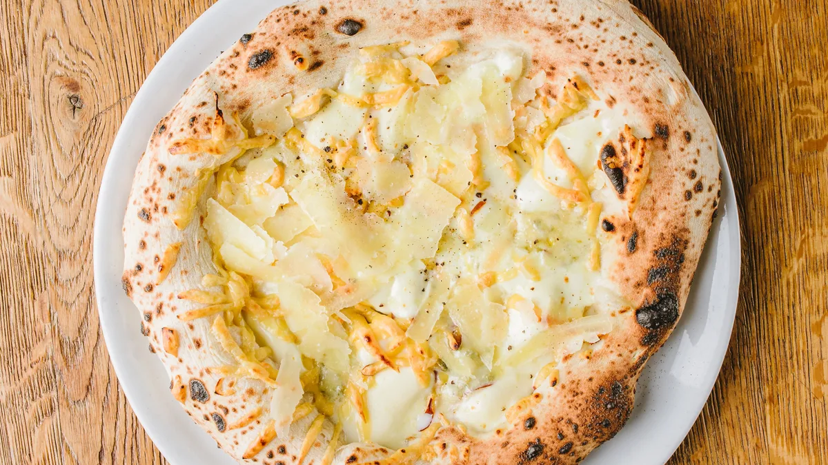 Quattro Formaggio Pizza