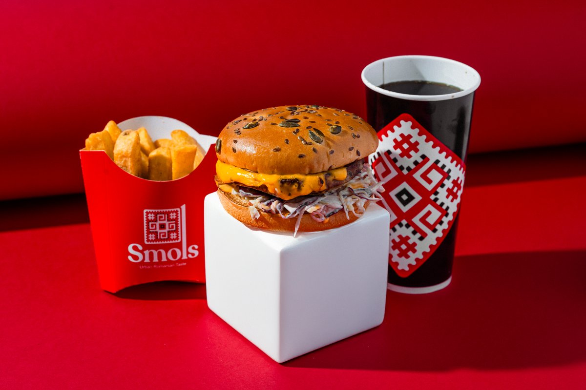 Meniu Burger Moldovenesc de Porc