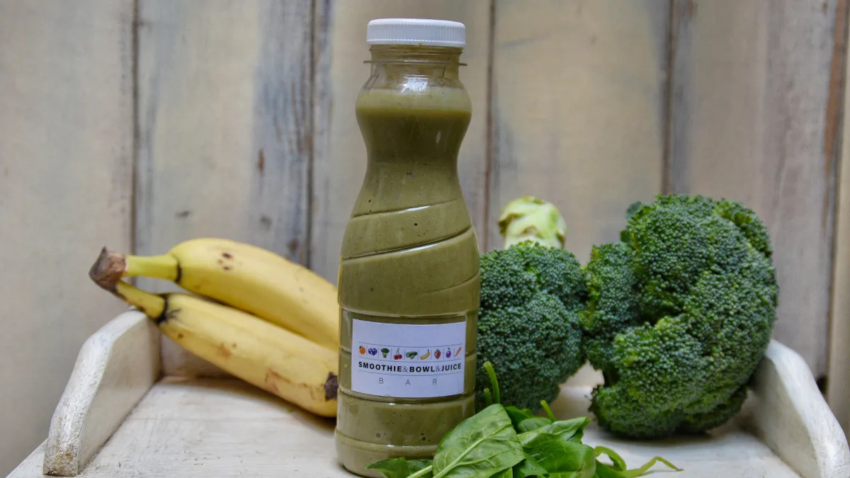 Brokkoli-banán-spenót smoothie