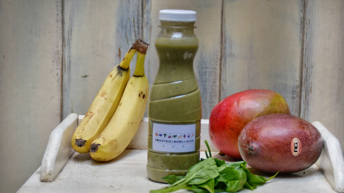Mangó-banán-spenót smoothie