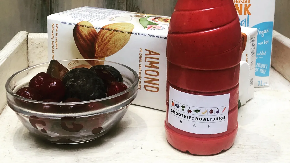 Meggy-szilva smoothie