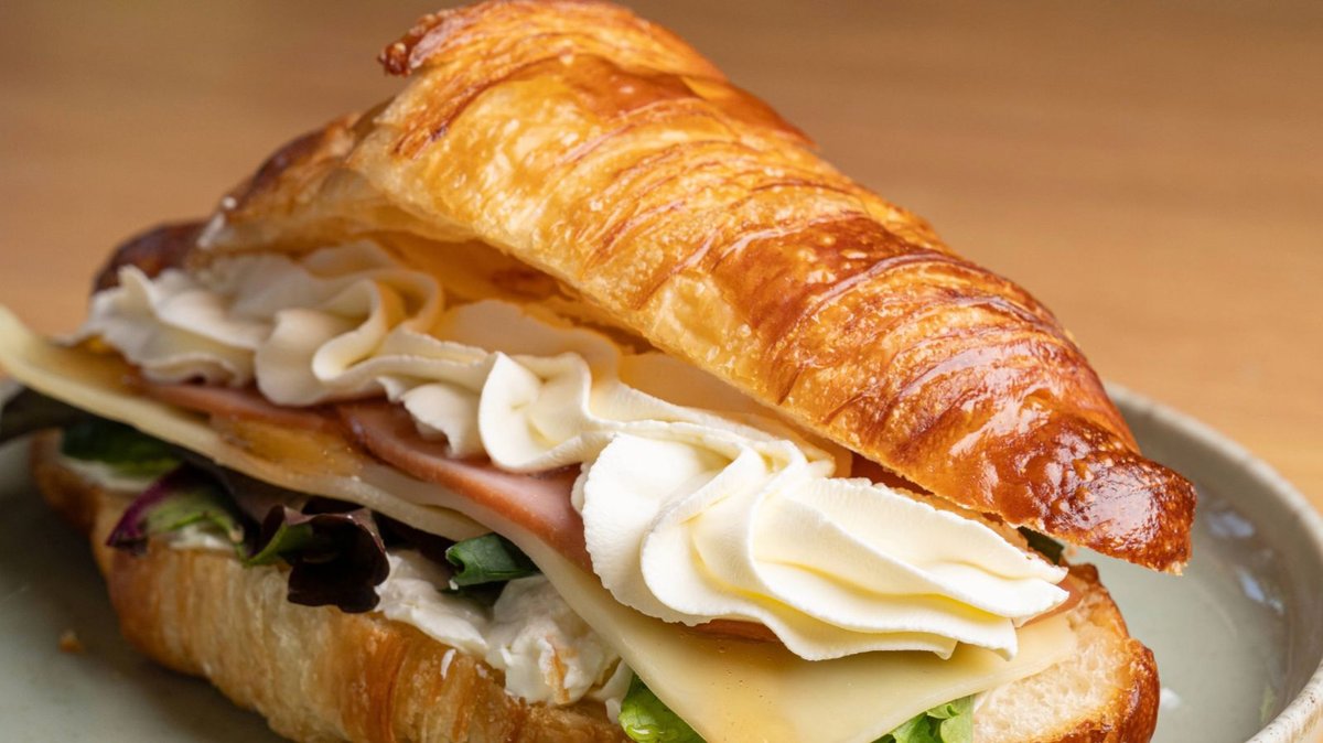 Jam Croissant