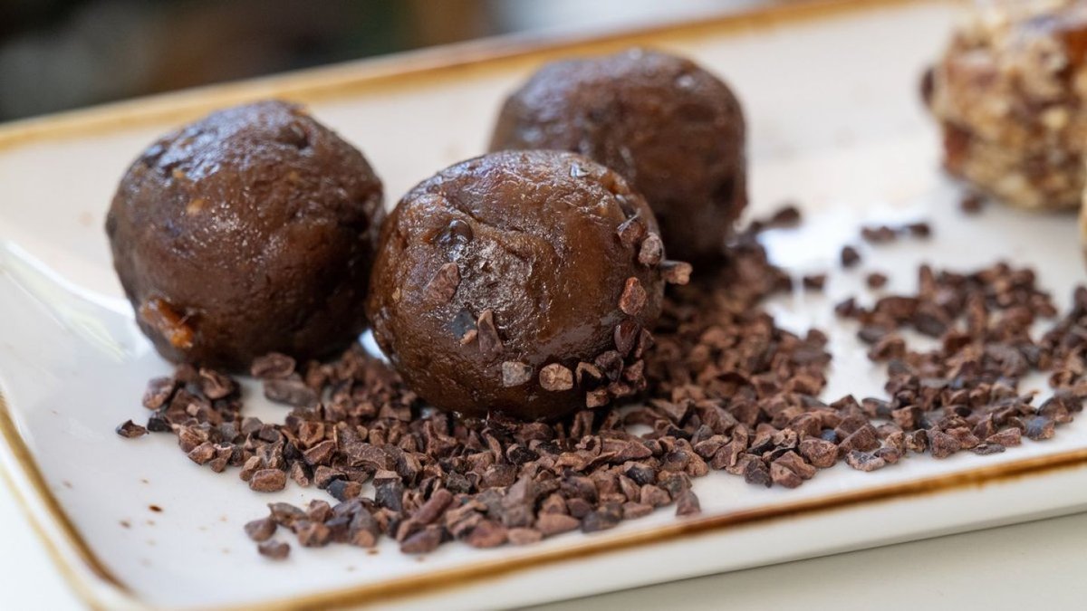 Peanut Butter and Dates Energy Ball