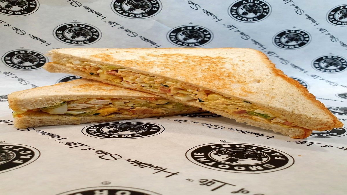 The Club Sando