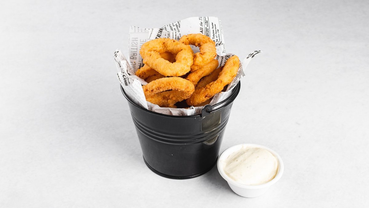 Onion rings s tatarsko omako