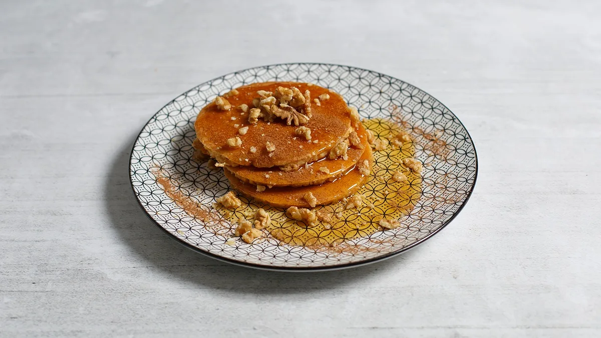 Pancakes With Honey and Walnuts