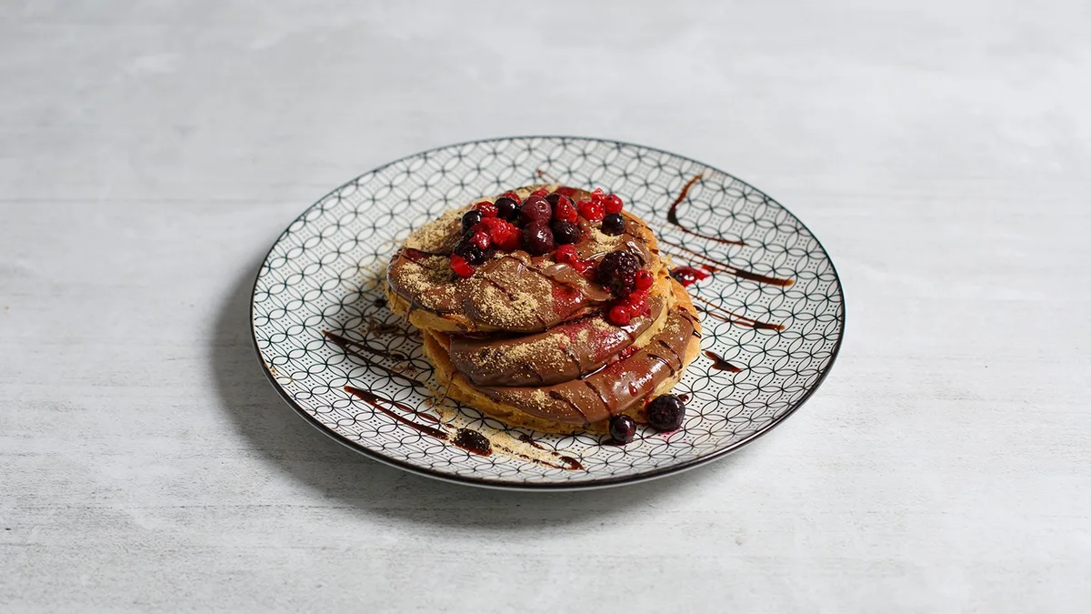 Pancakes With Nutella and Strawberries