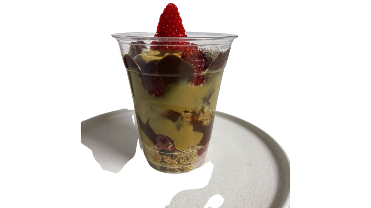 Pistachio and Strawberry Cup